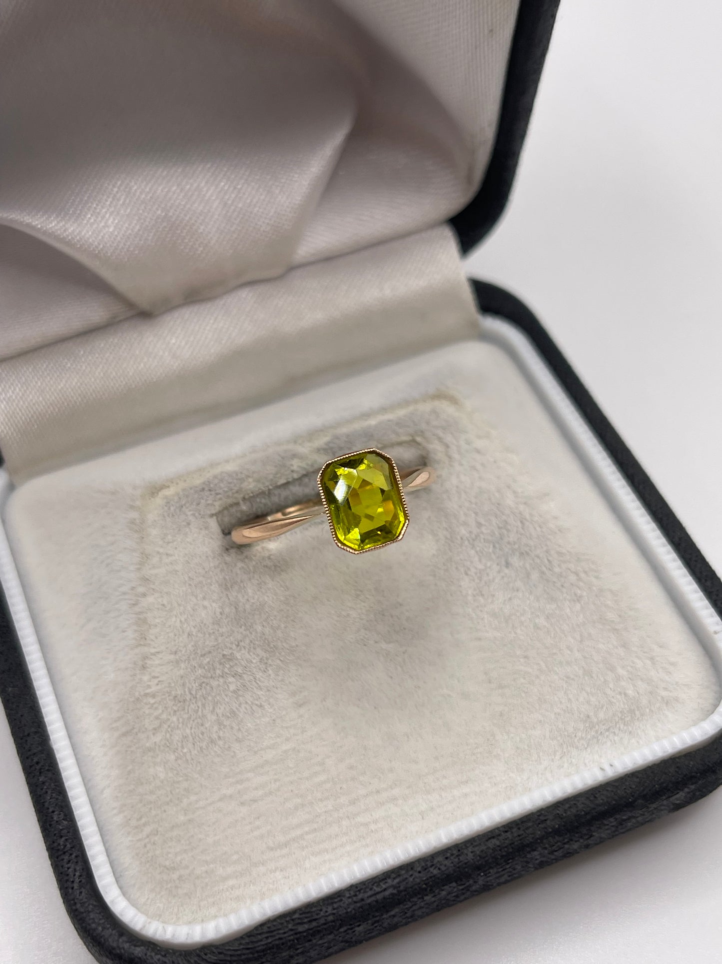 Antique 9ct rose gold paste ring