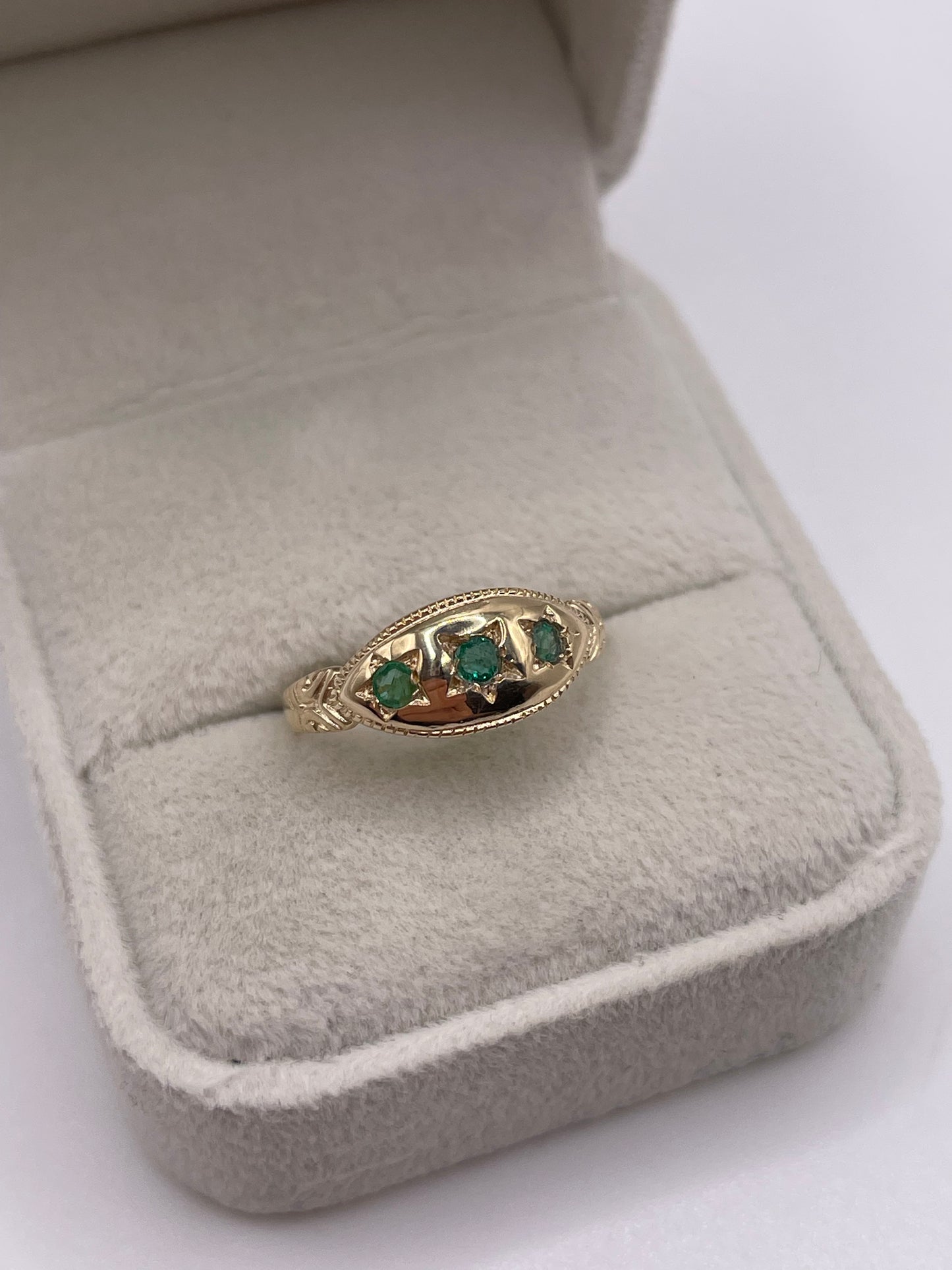 9ct gold emerald gypsy ring