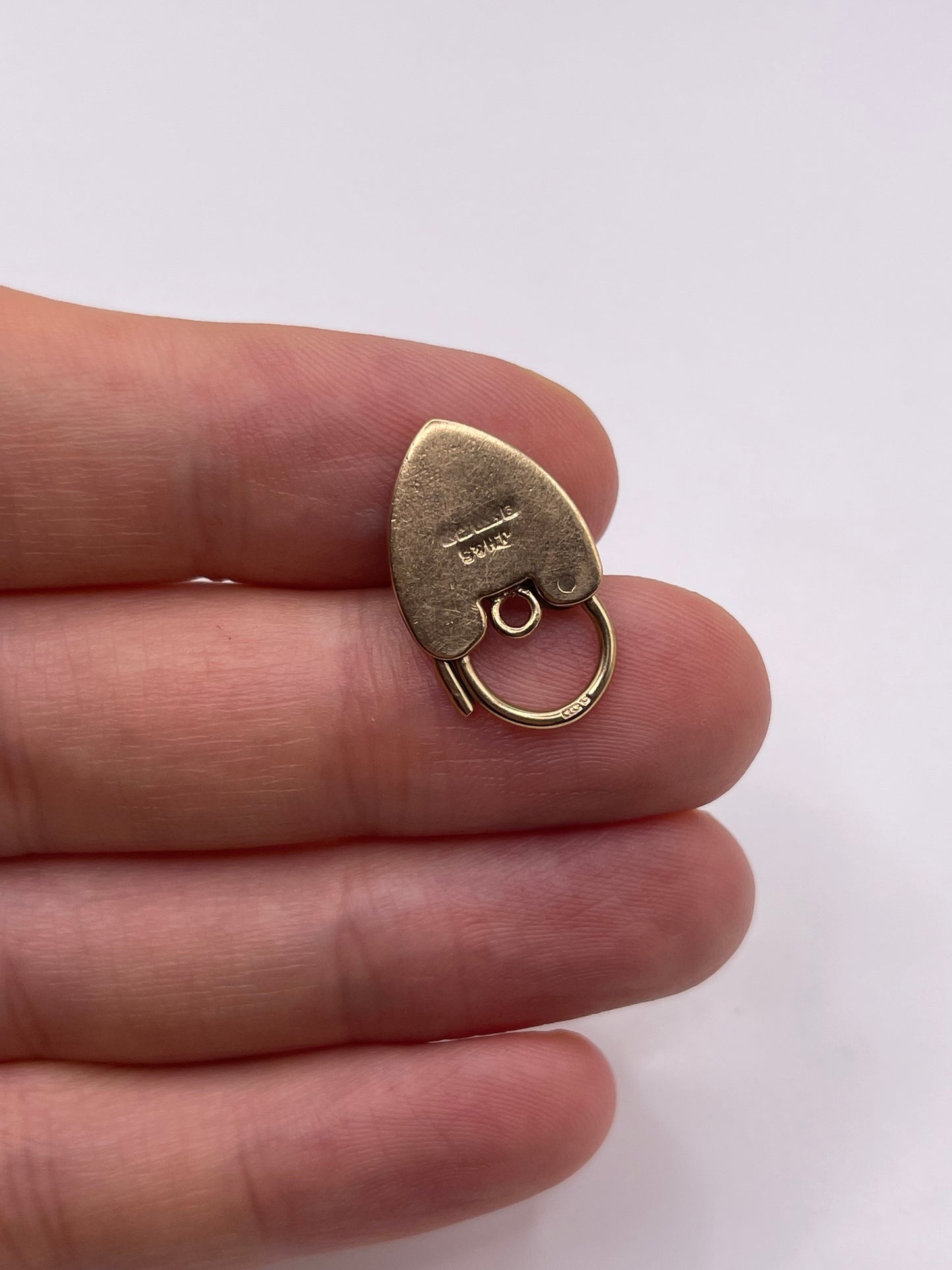 9ct gold padlock 2