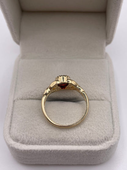 9ct gold garnet ring