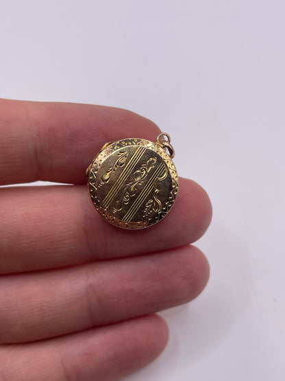9ct gold locket pendant