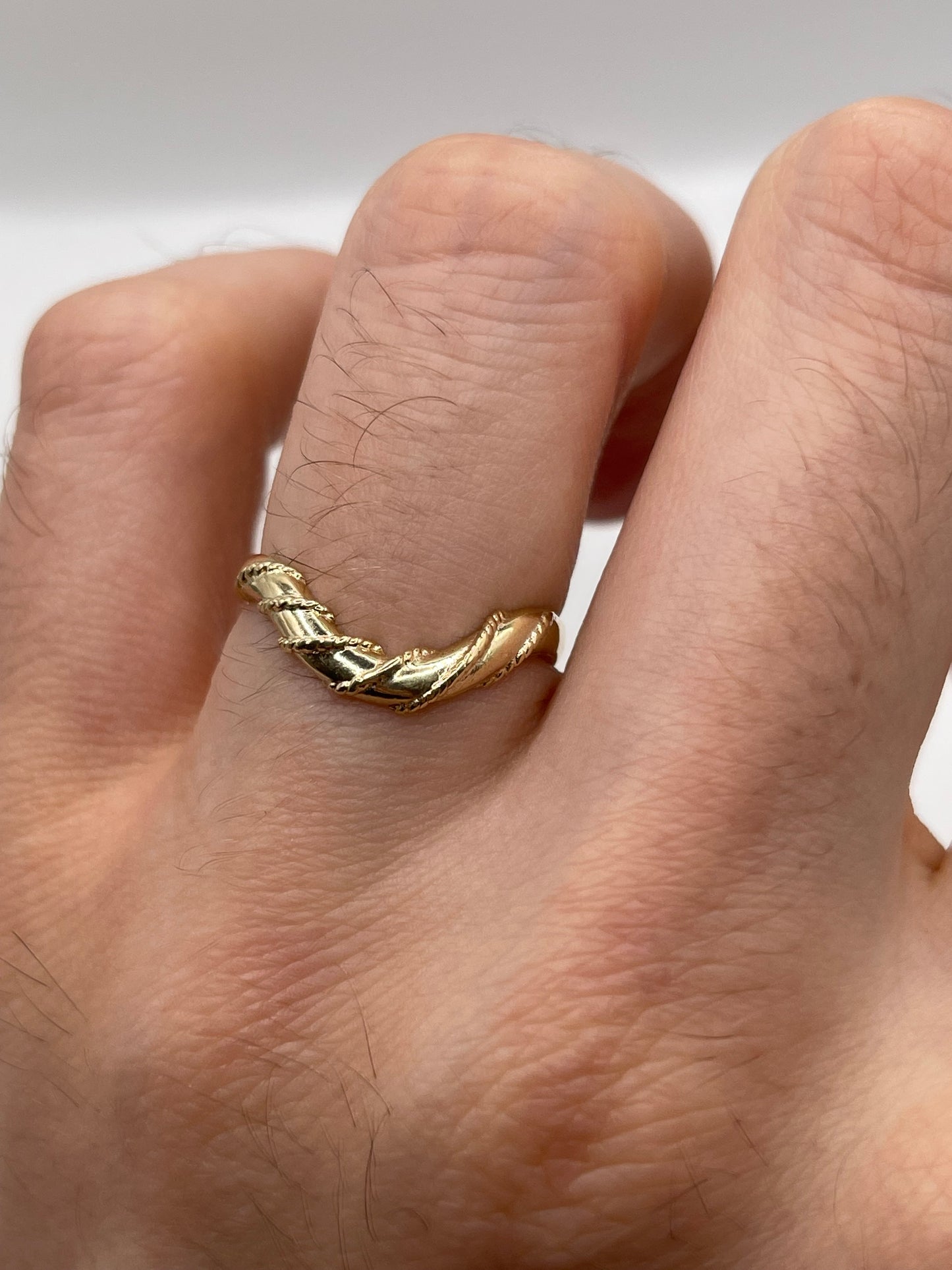 9ct gold wishbone ring