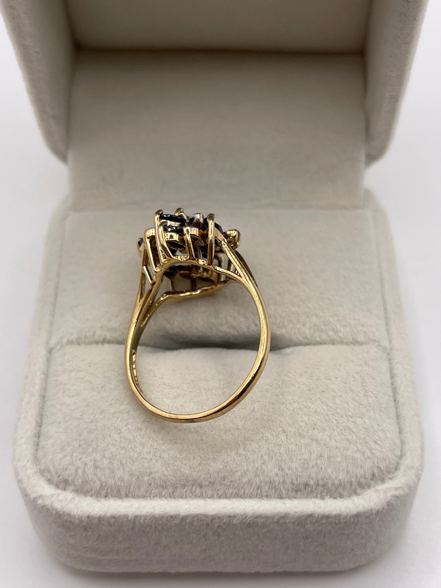 9ct gold sapphire and diamond ring