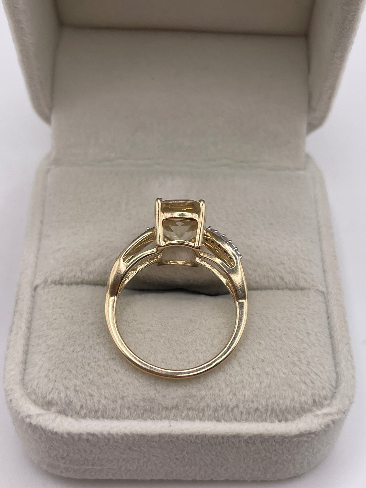 9ct gold quartz and zircon ring