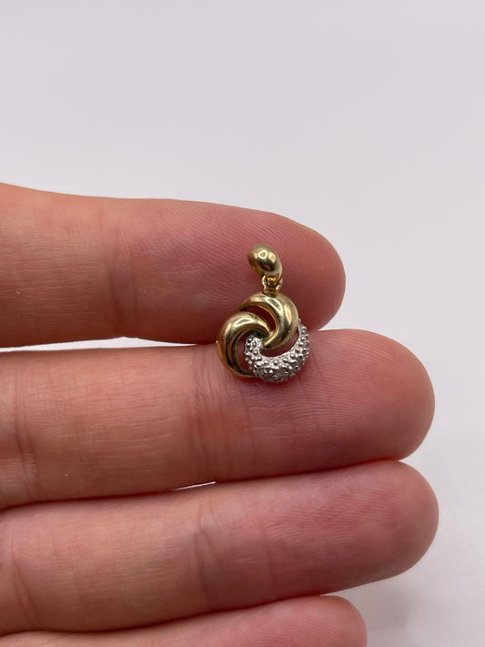 9ct gold diamond pendant