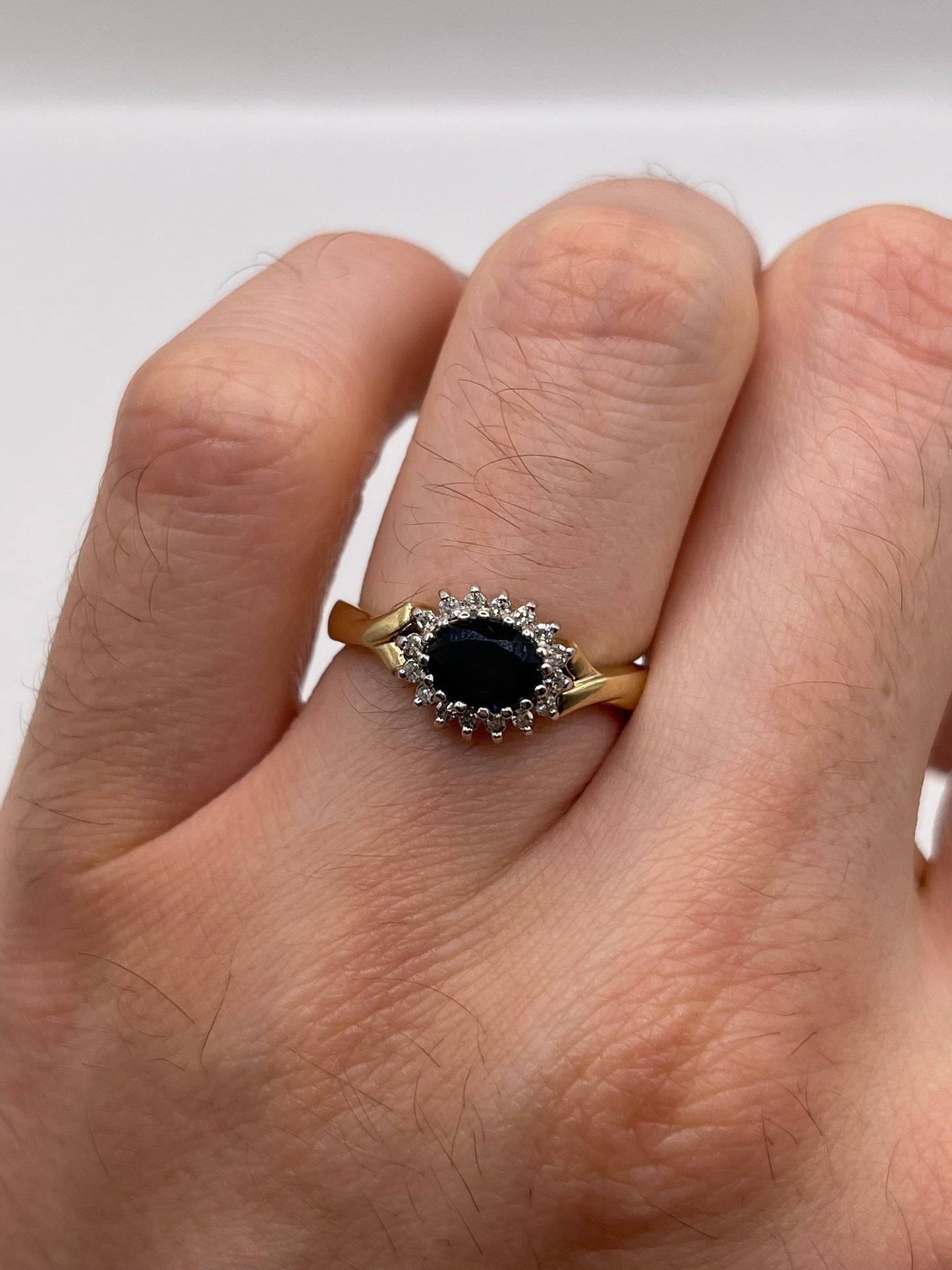 9ct gold sapphire and diamond ring