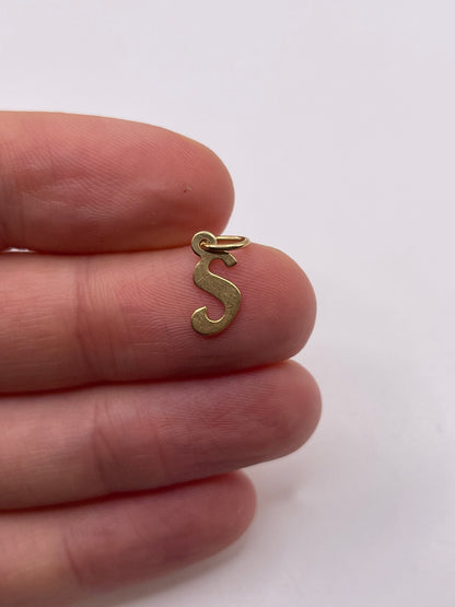 9ct gold initial S charm