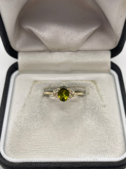 9ct gold quartz and diamond ring