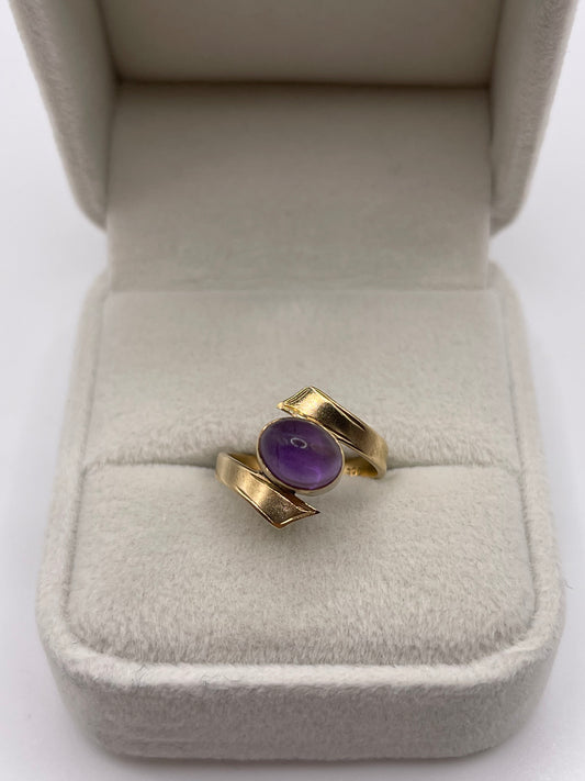 9ct gold cabochon amethyst ring