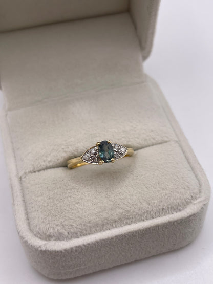 18ct gold alexandrite and diamond ring