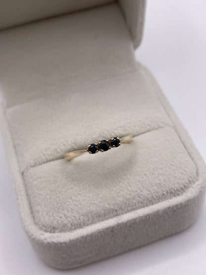 9ct gold sapphire ring
