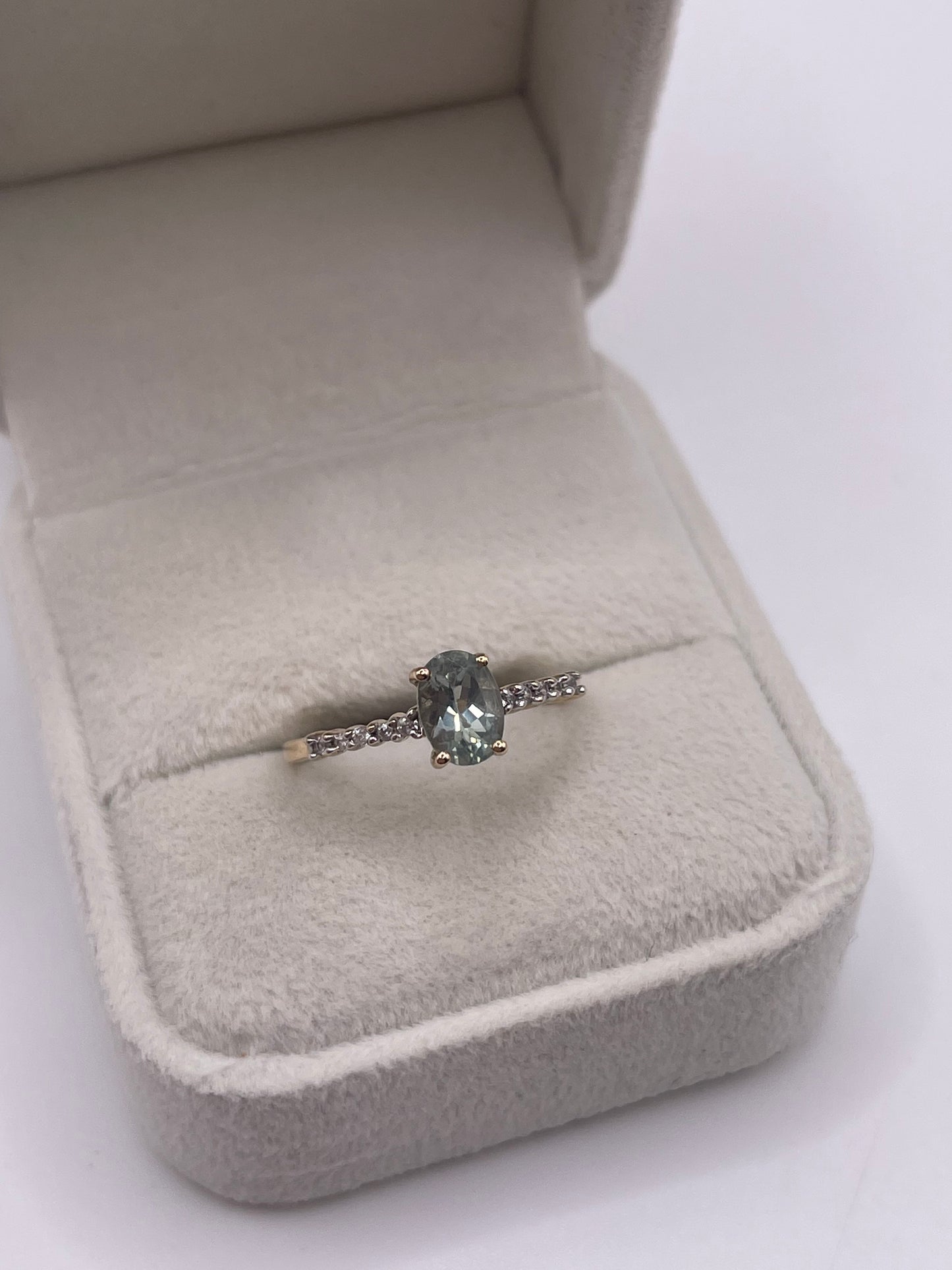 9ct gold quartz and zircon ring