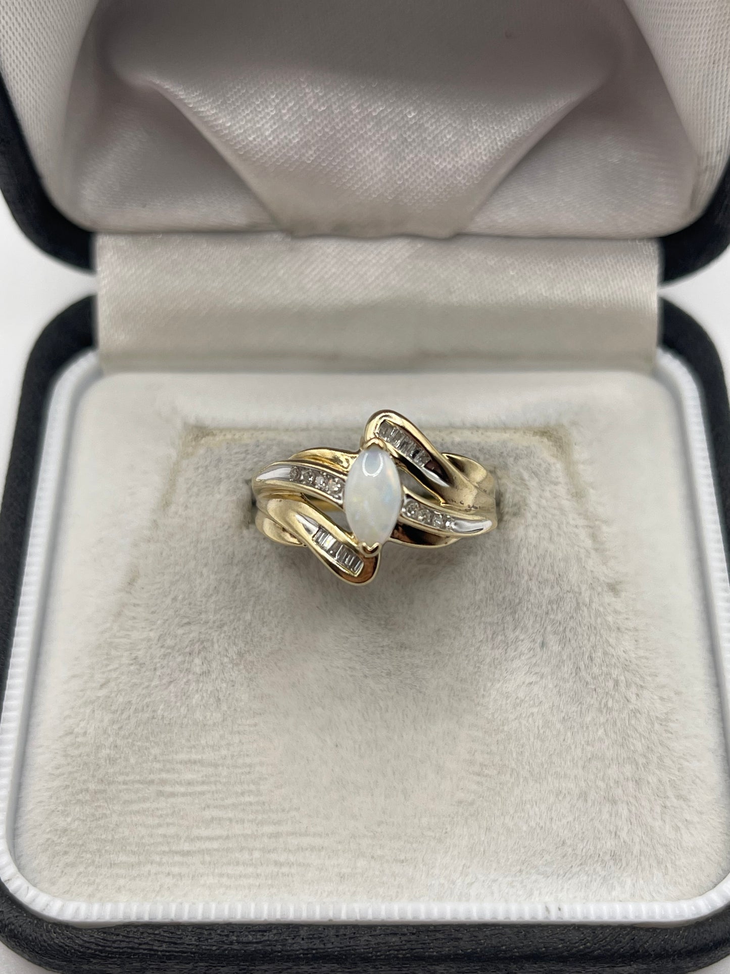 9ct gold opal and diamond ring