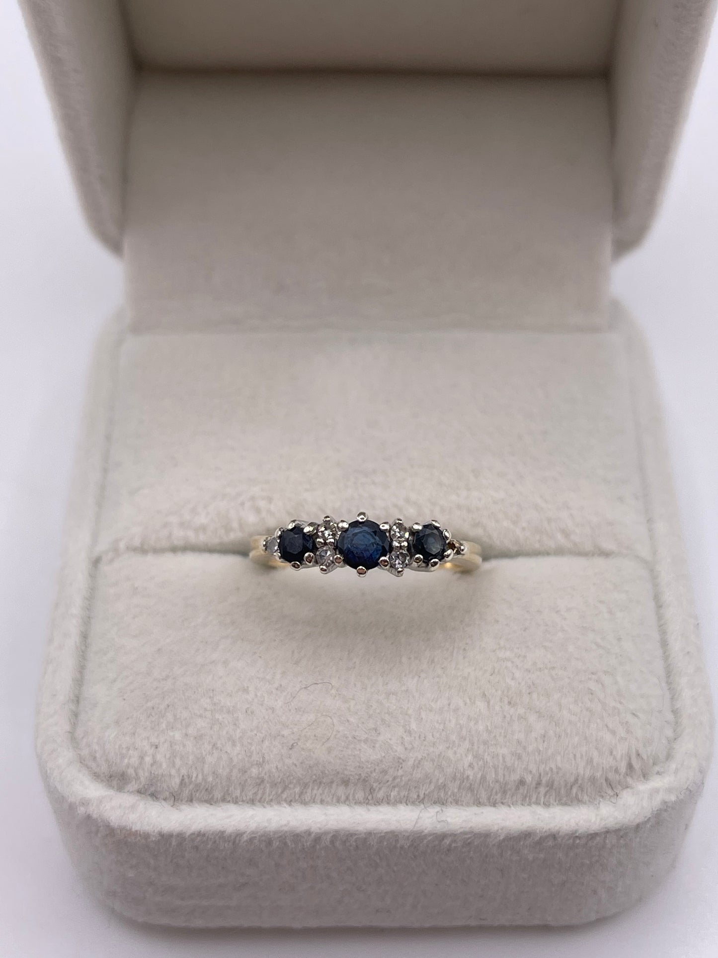 9ct gold sapphire and diamond ring