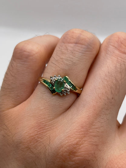 9ct gold emerald and diamond ring