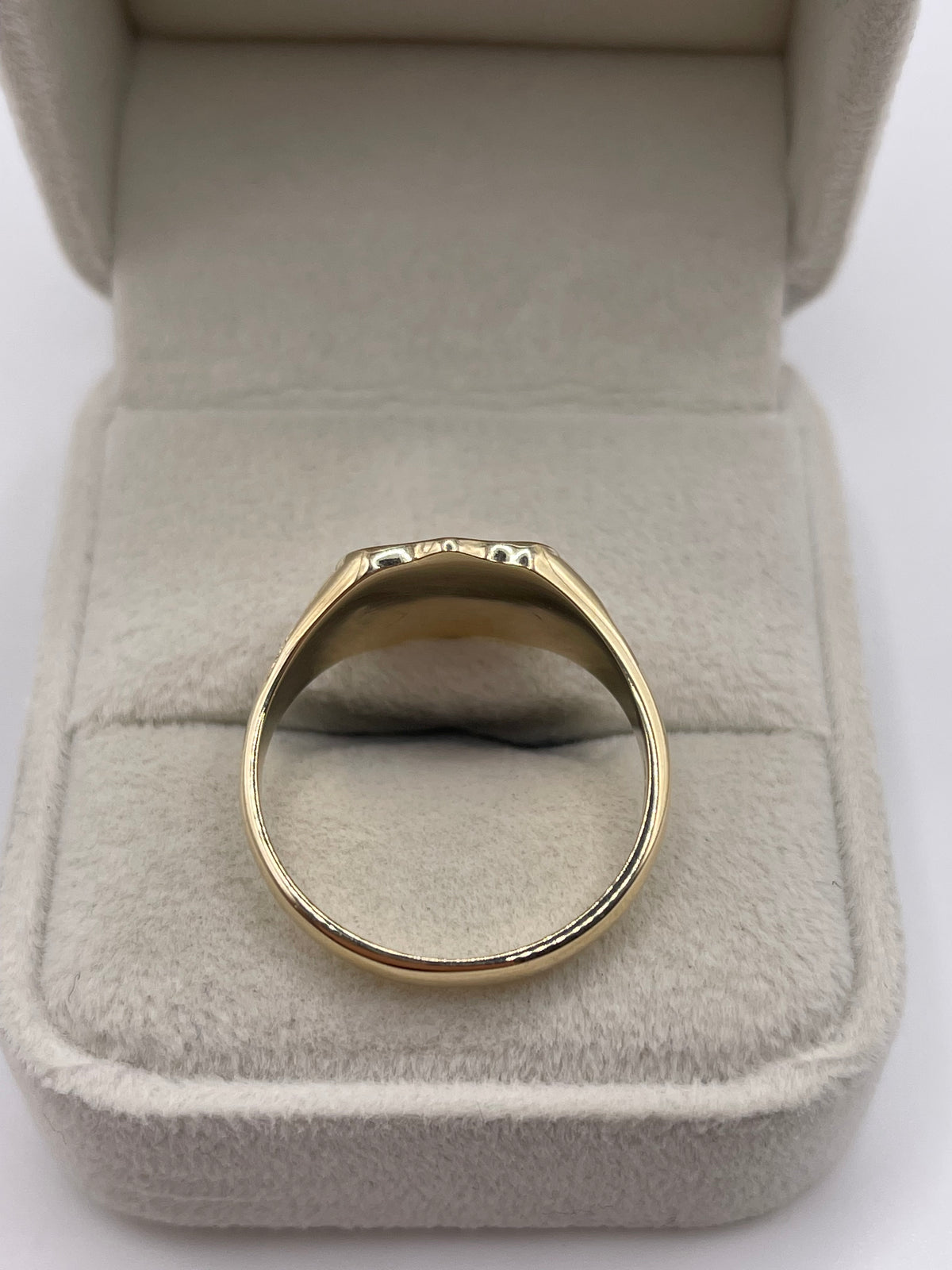 9ct gold shield signet ring