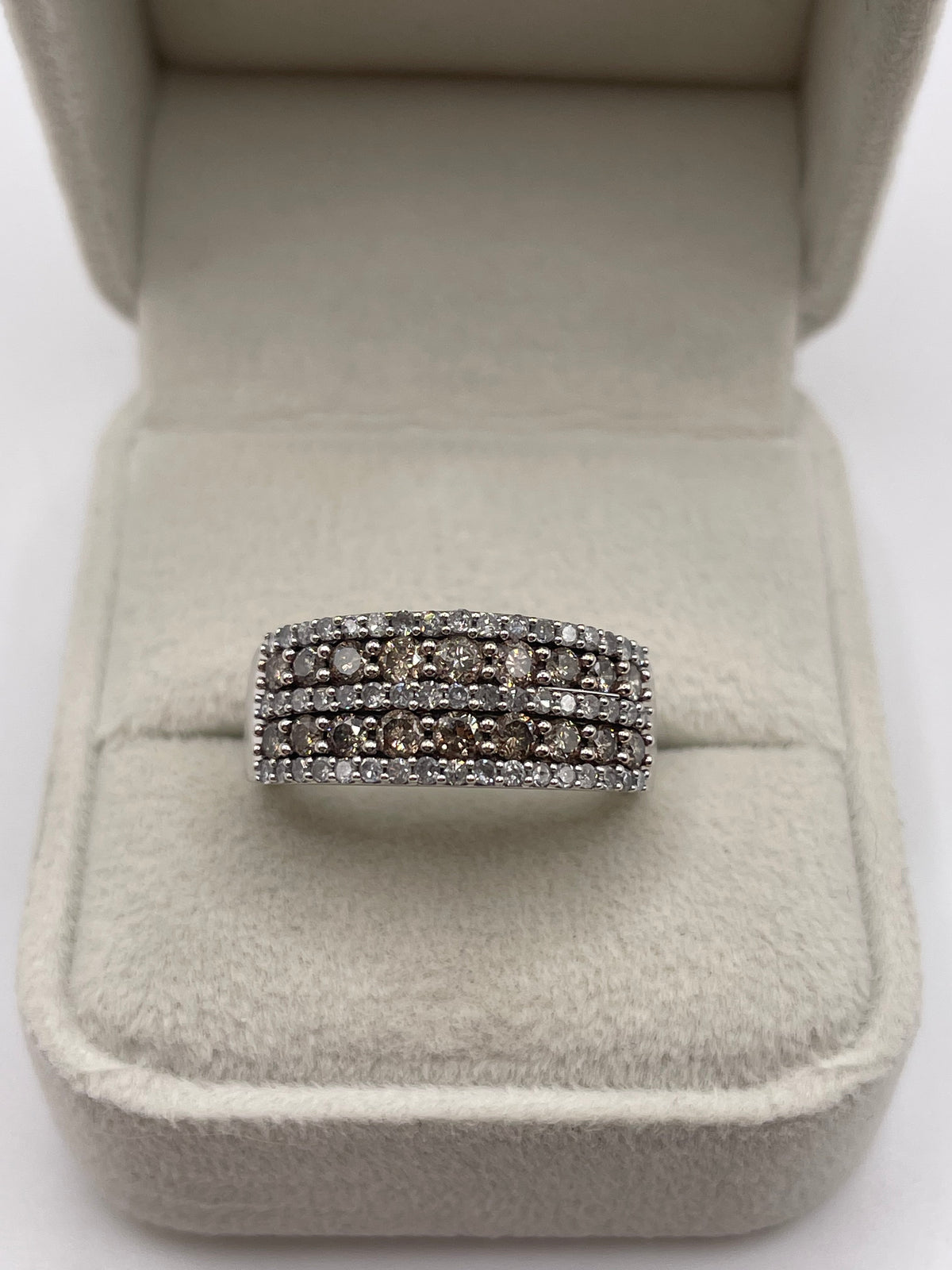 9ct white gold diamond cluster ring