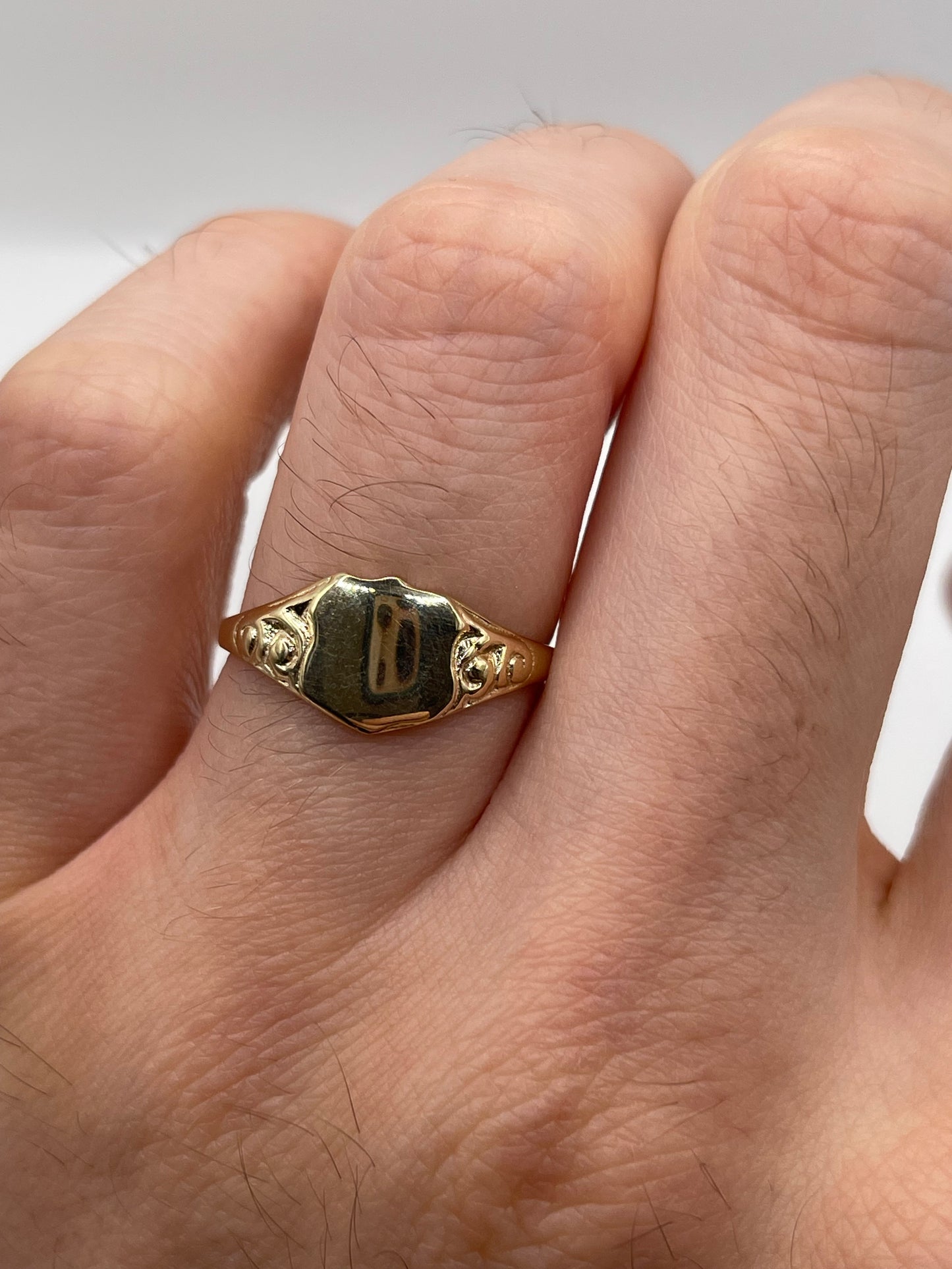 9ct gold signet ring