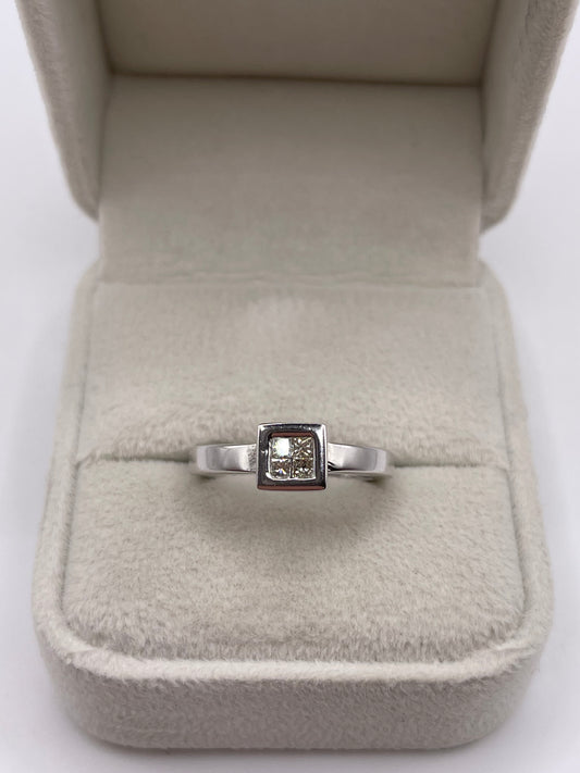 9ct white gold diamond cluster ring