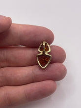 Load image into Gallery viewer, 9ct gold amber pendant
