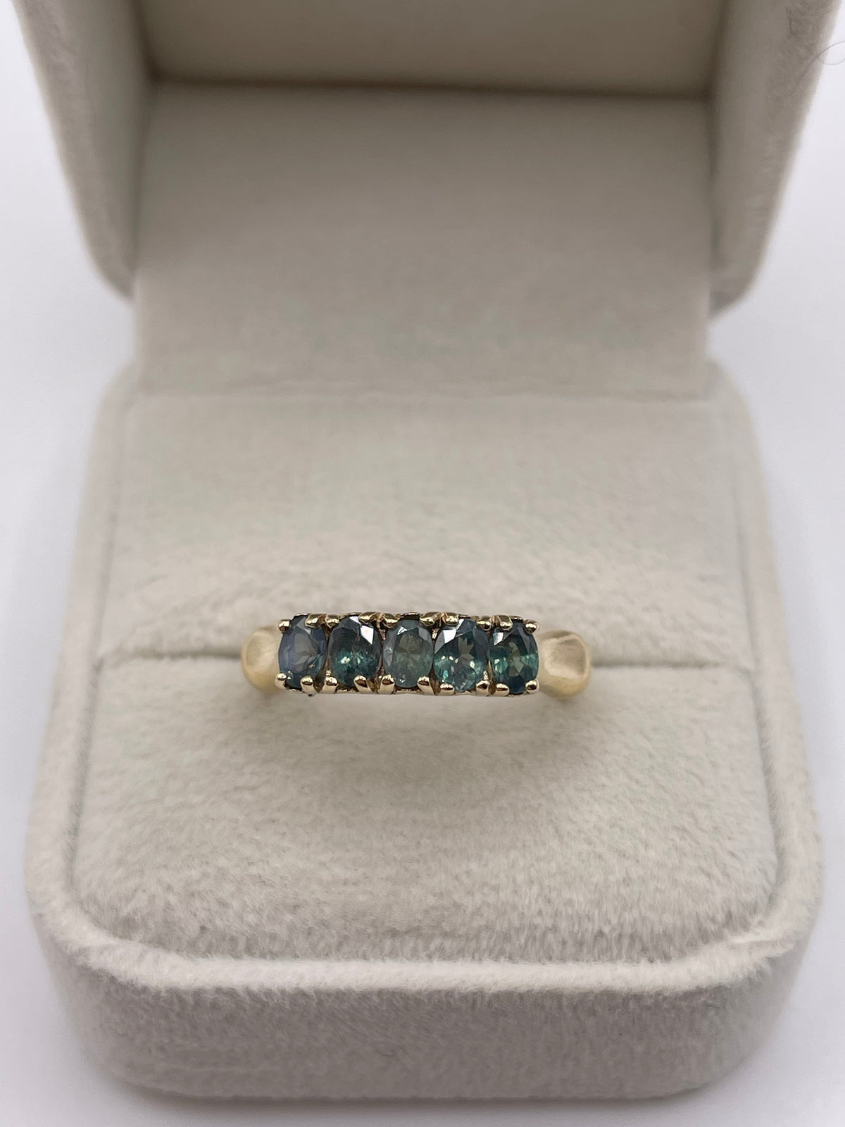 9ct gold alexandrite ring