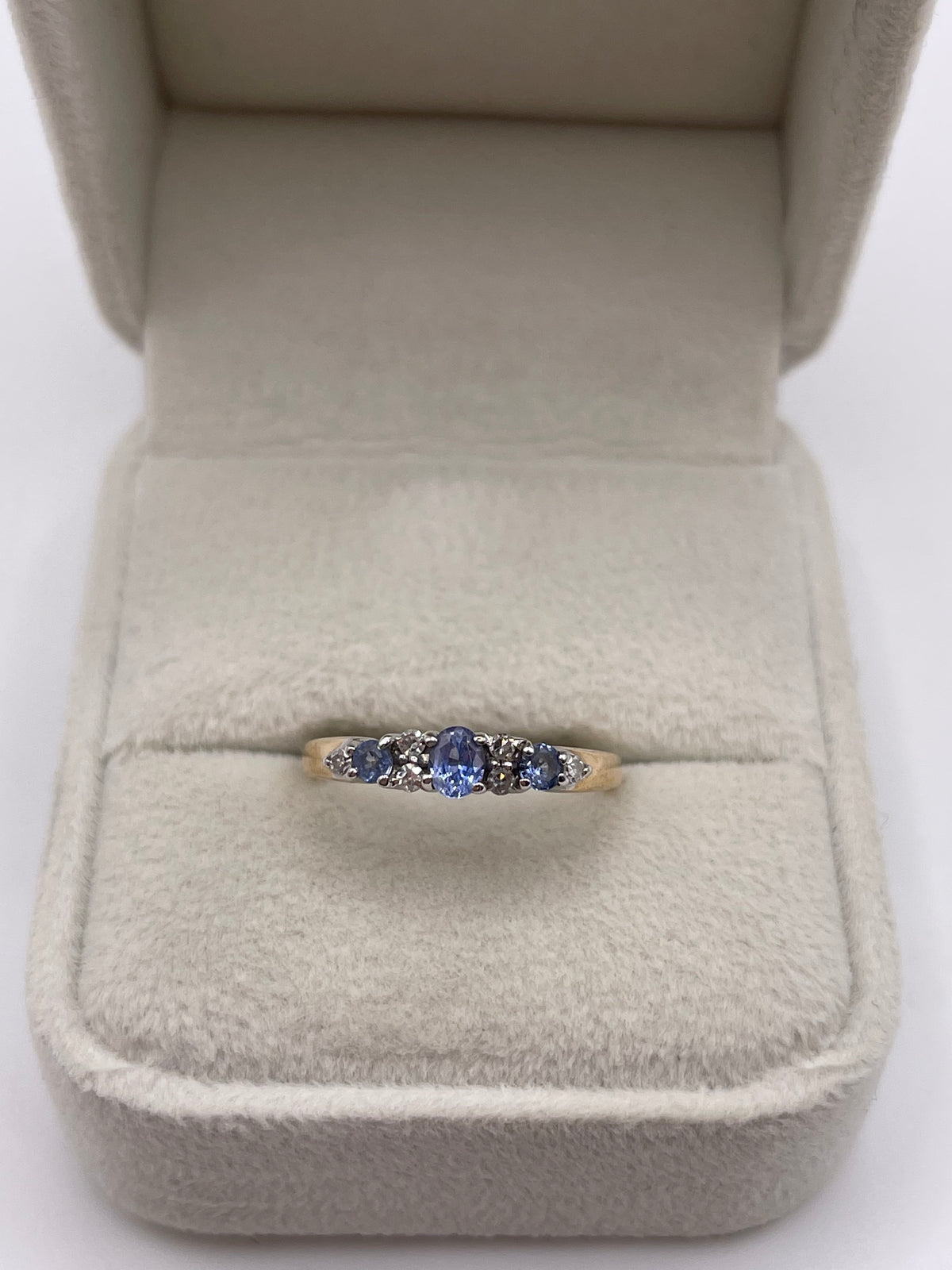 9ct gold sapphire and diamond ring