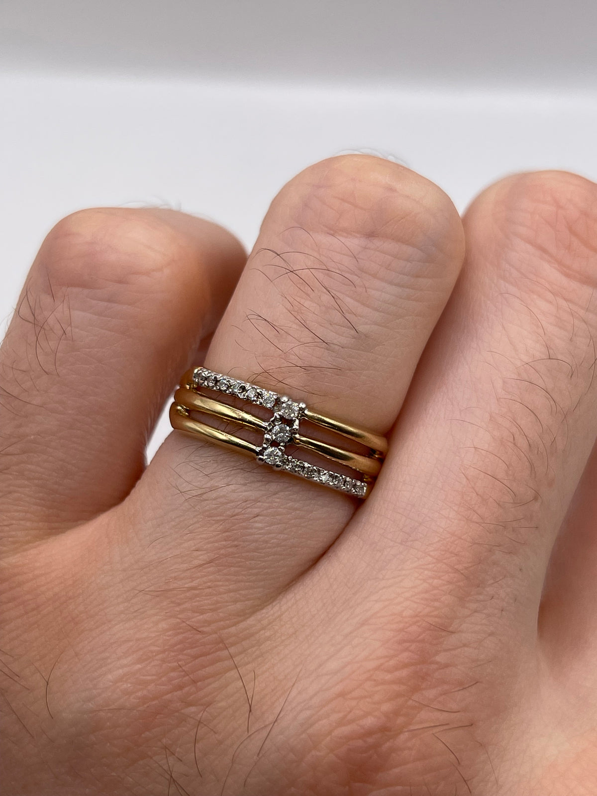 9ct gold diamond ring