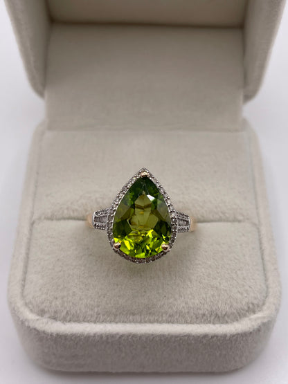 9ct gold peridot and diamond ring