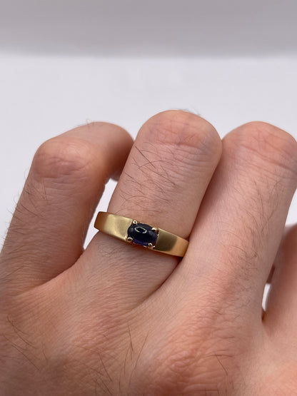 9ct gold cabochon sapphire ring