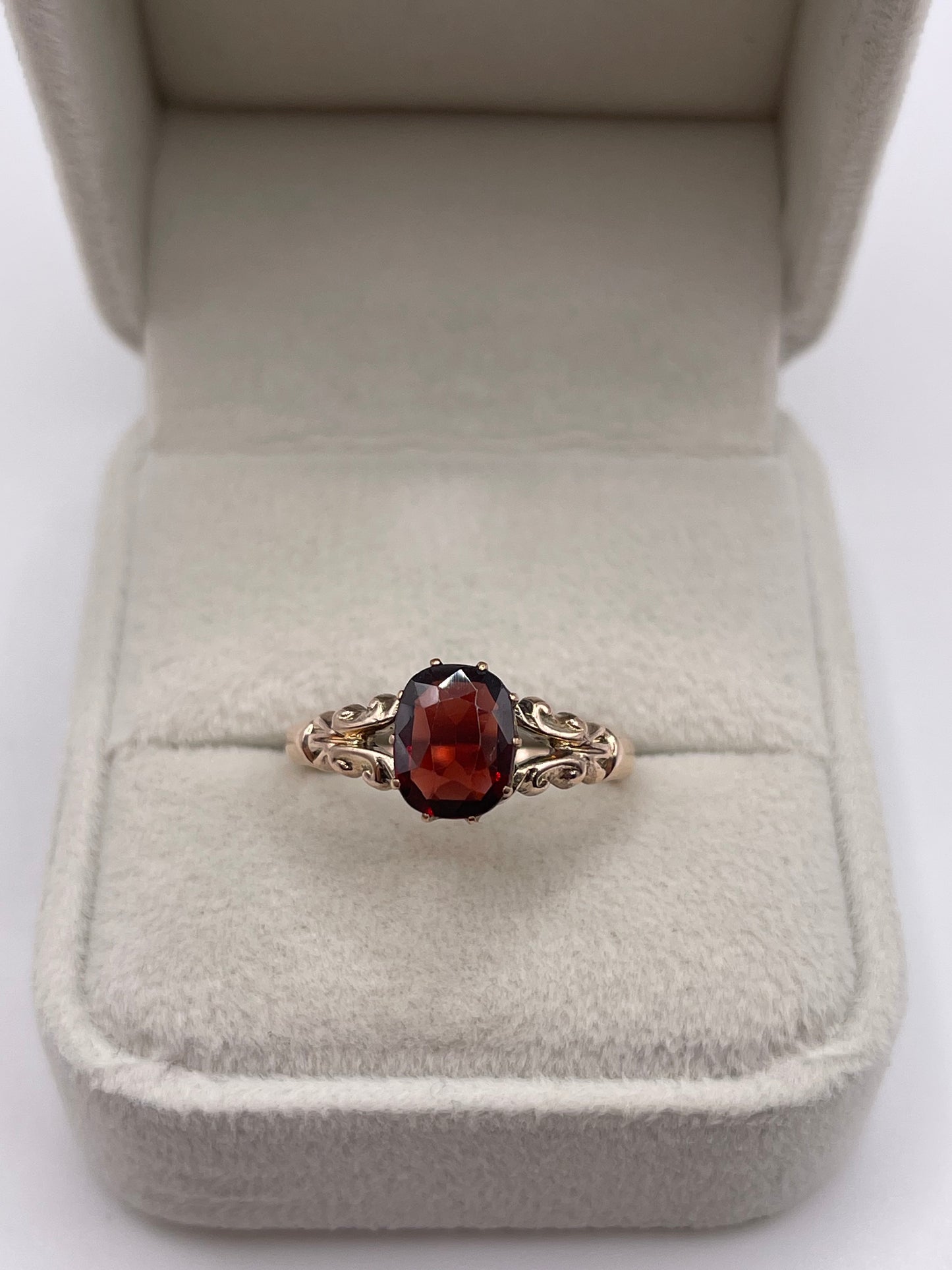 Antique 9ct rose gold garnet ring