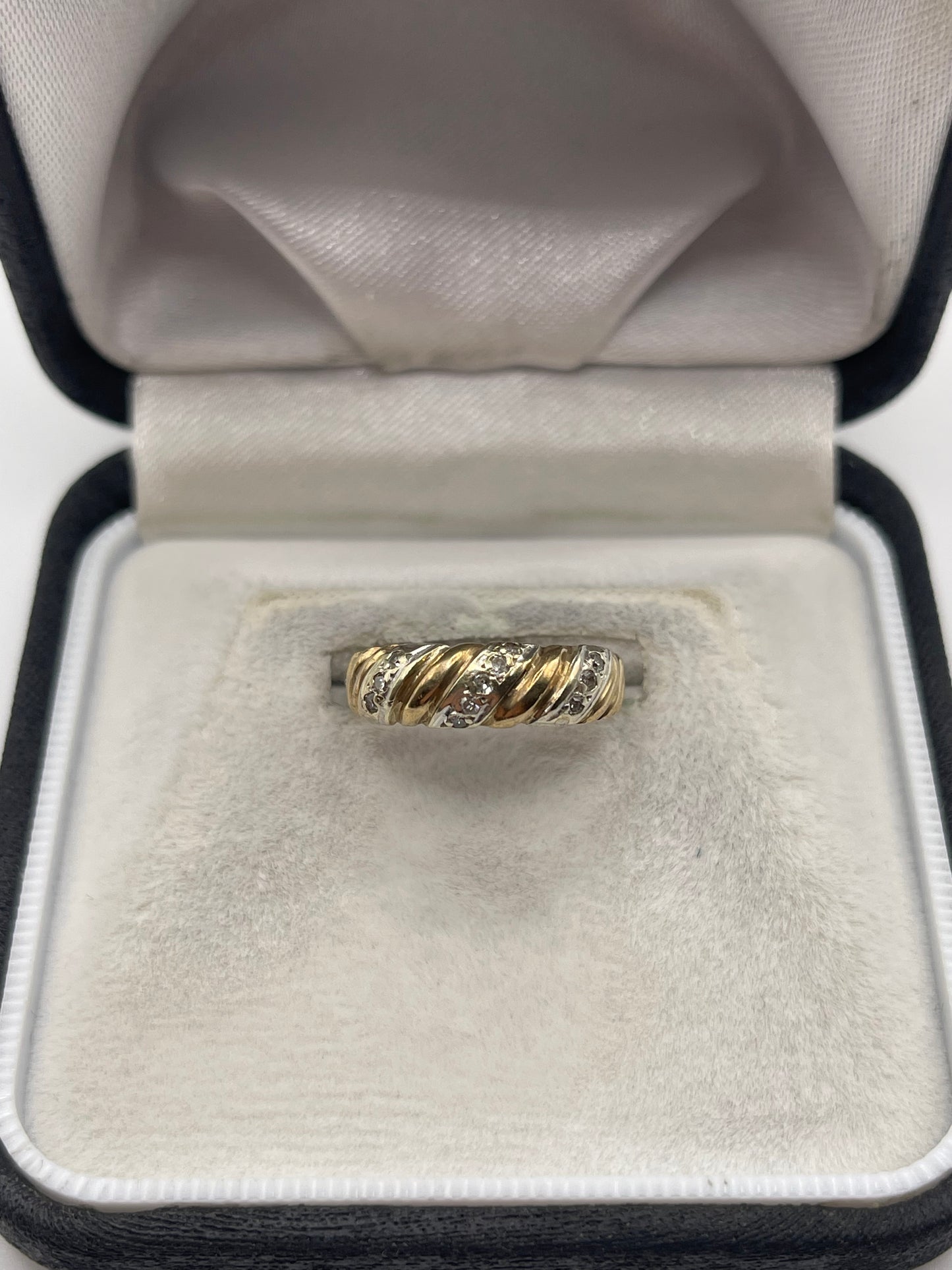 9ct gold diamond ring