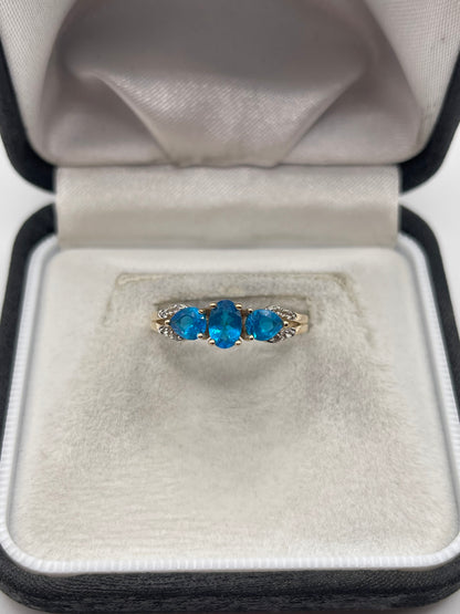 9ct gold blue apatite and zircon ring