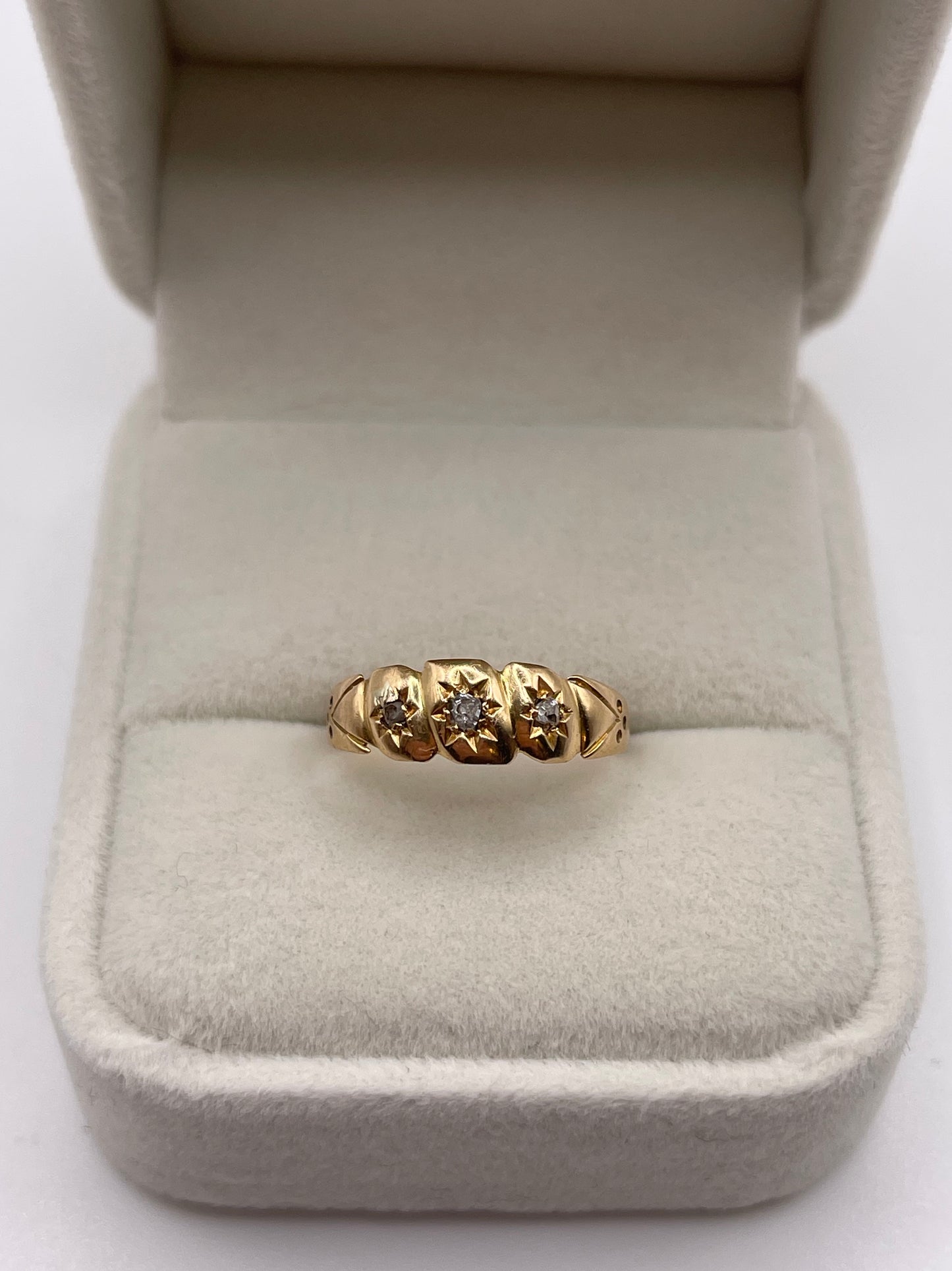 Antique 18ct gold diamond gypsy ring