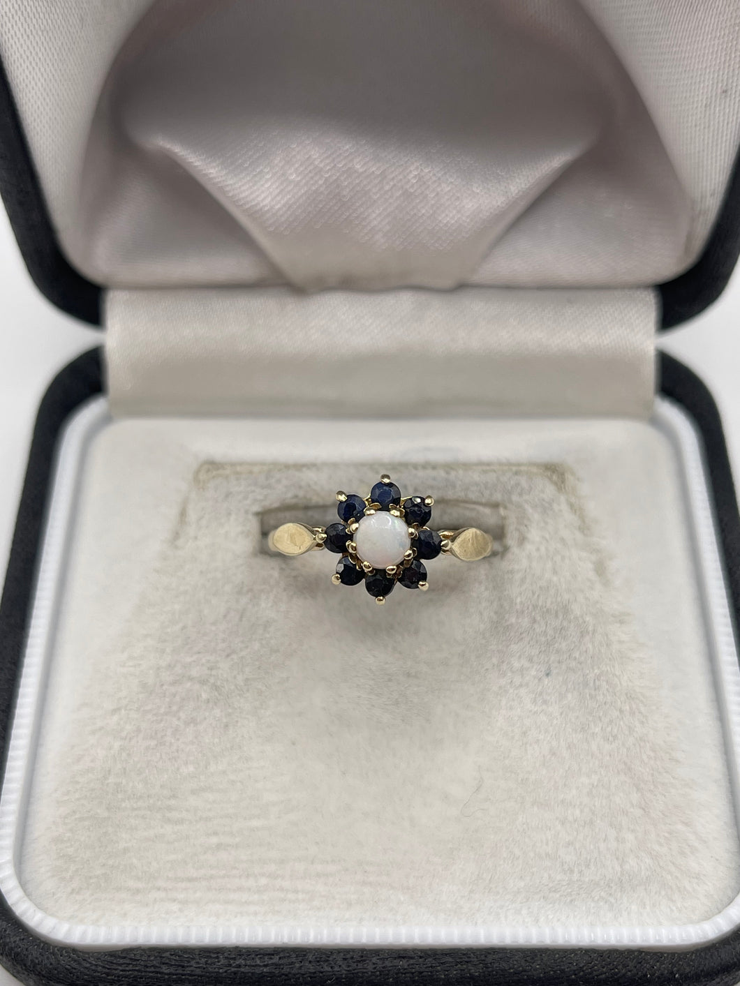 9ct gold opal and sapphire ring