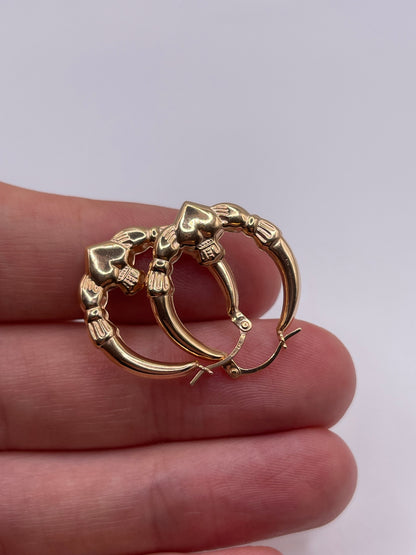9ct gold claddagh earrings