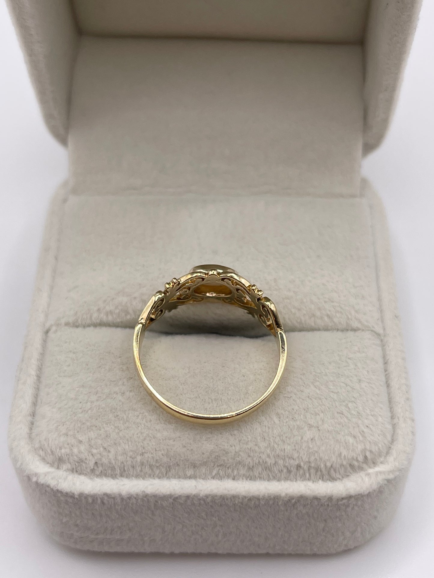 9ct gold opal ring