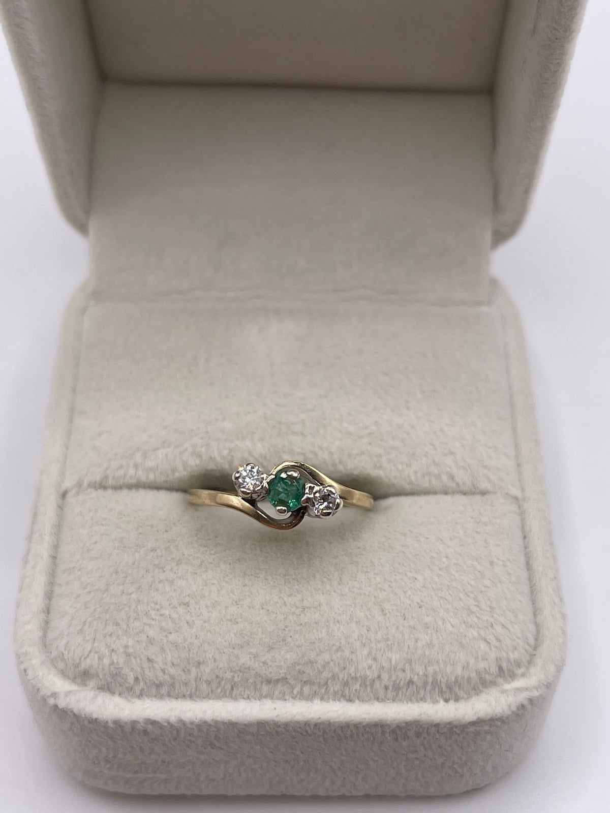 9ct gold emerald and diamond ring