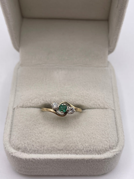 9ct gold emerald and diamond ring