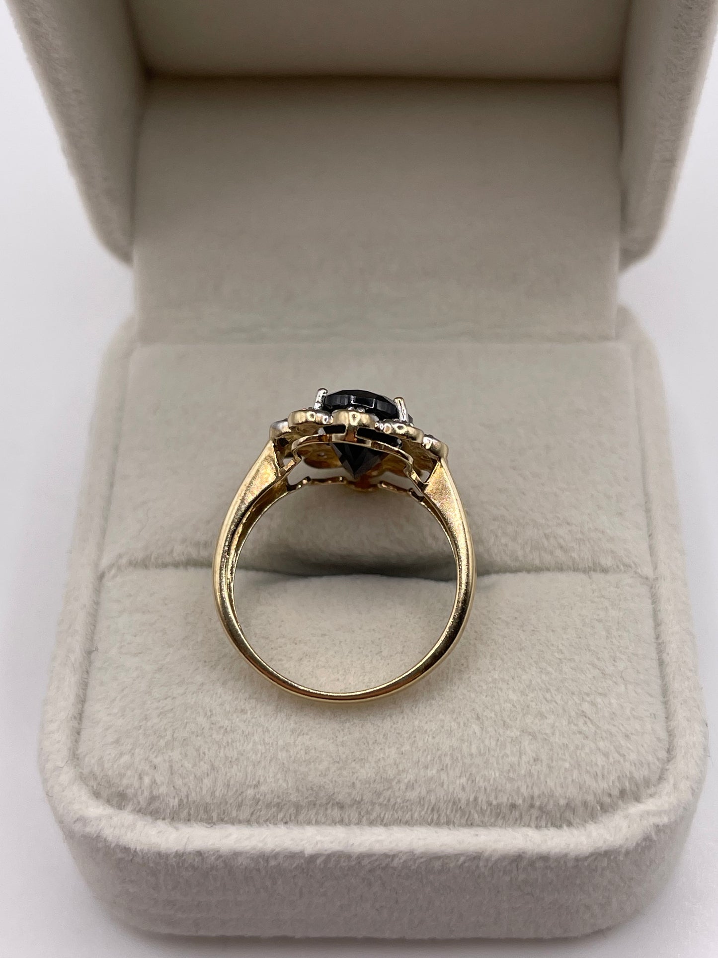 9ct gold sapphire and diamond ring