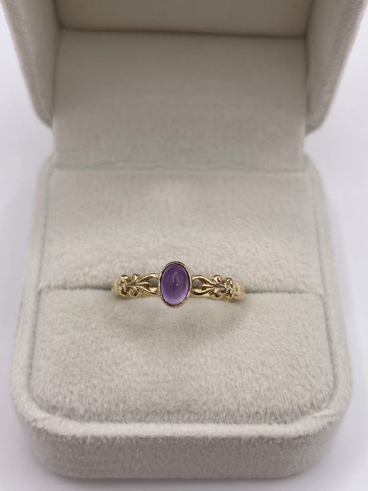 9ct gold cabochon amethyst ring