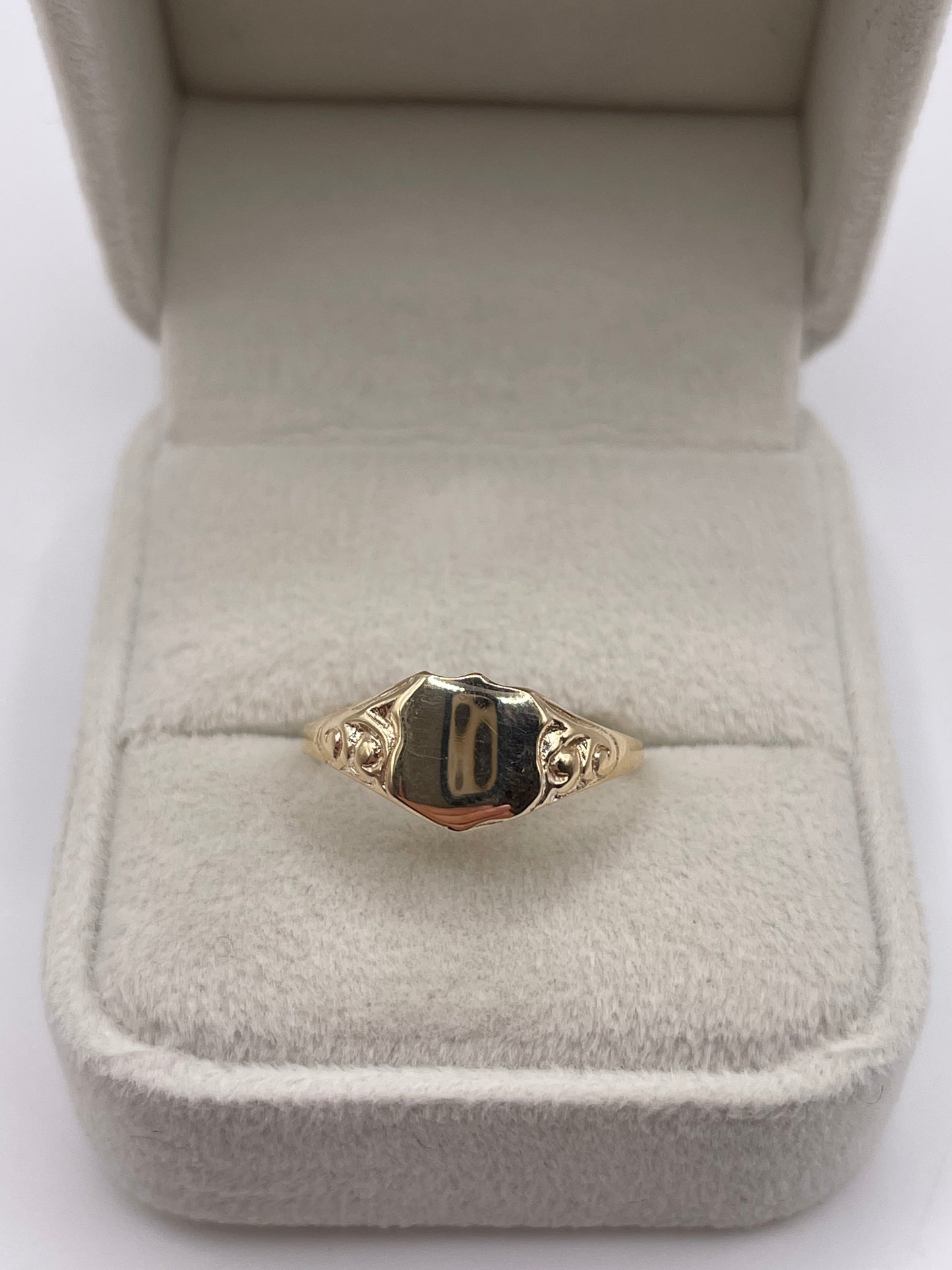 9ct gold signet ring