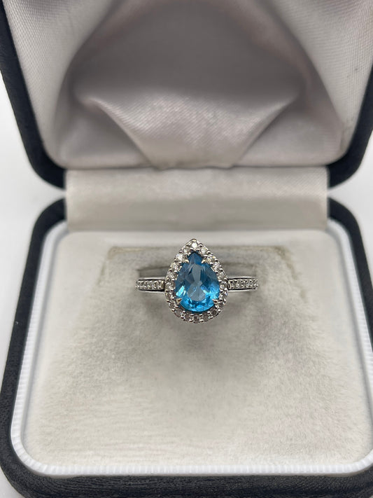18ct white gold topaz and diamond ring