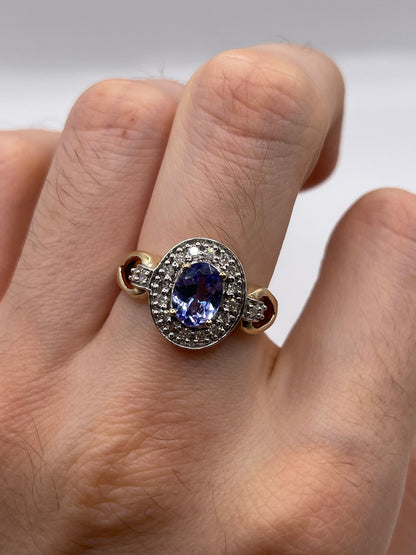 9ct gold tanzanite and diamond ring