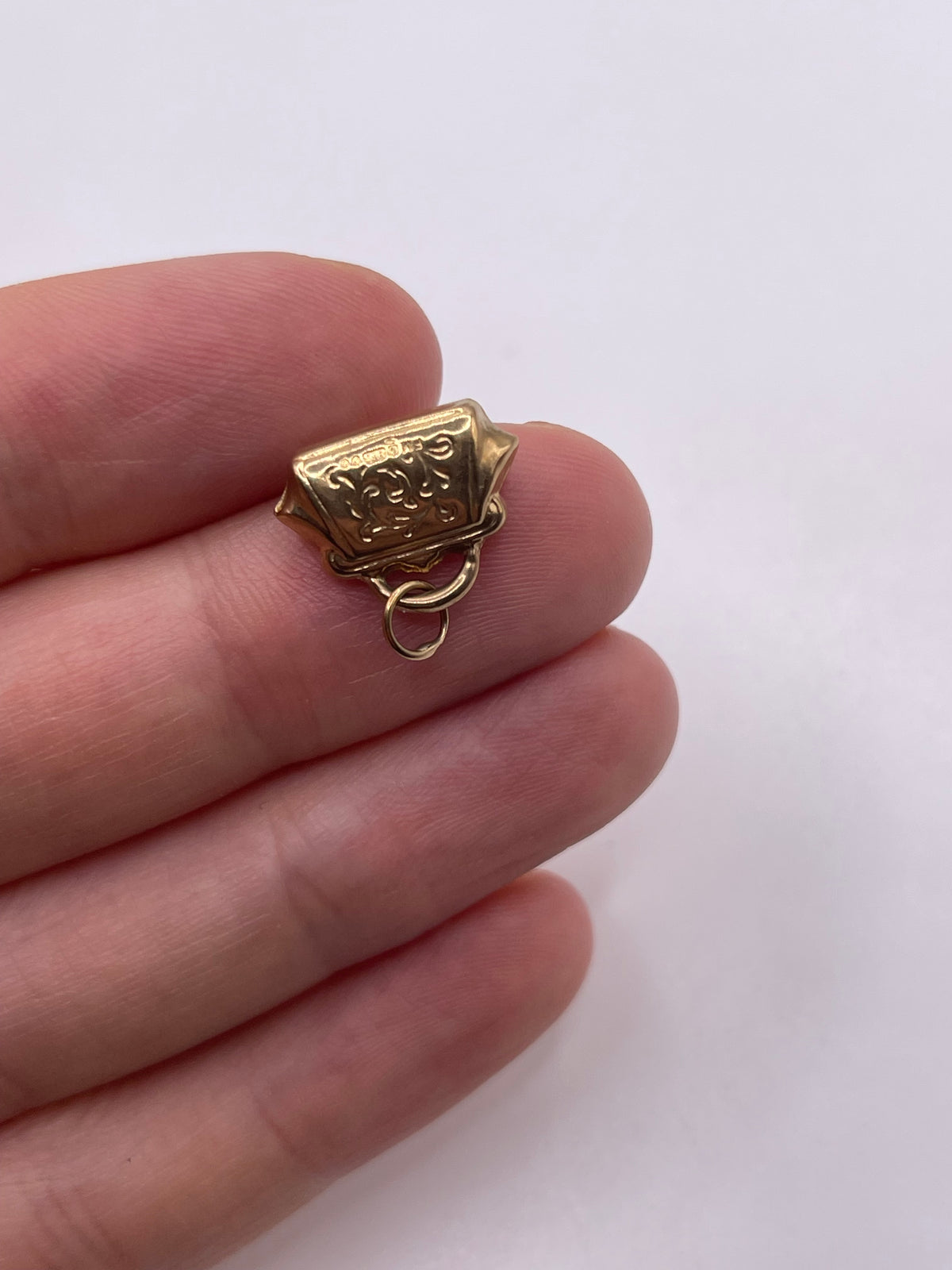 9ct gold bag charm
