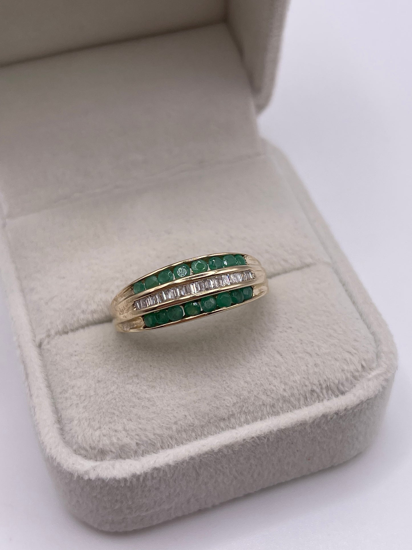 9ct gold emerald and diamond ring