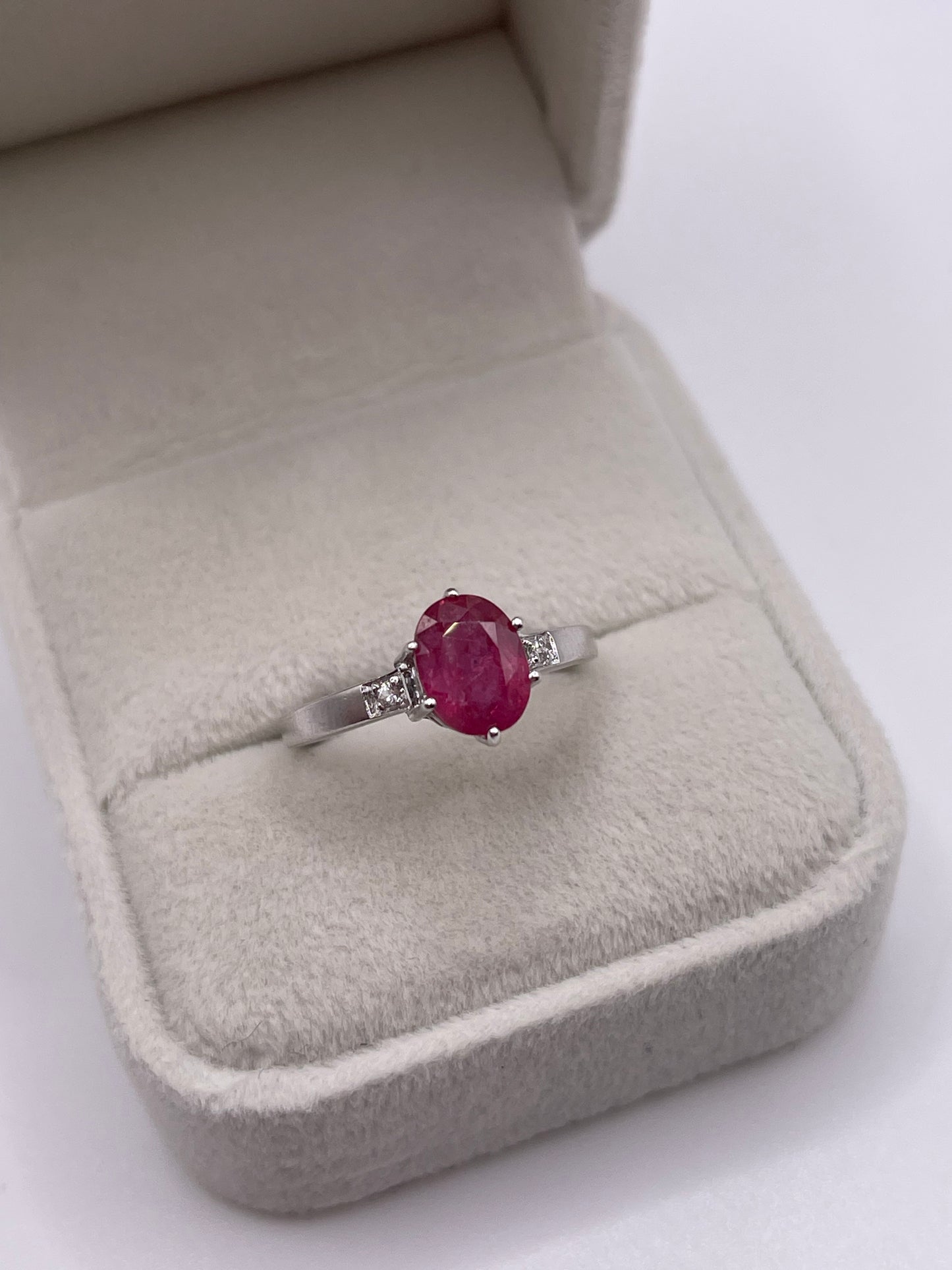 9ct white gold ruby and zircon ring