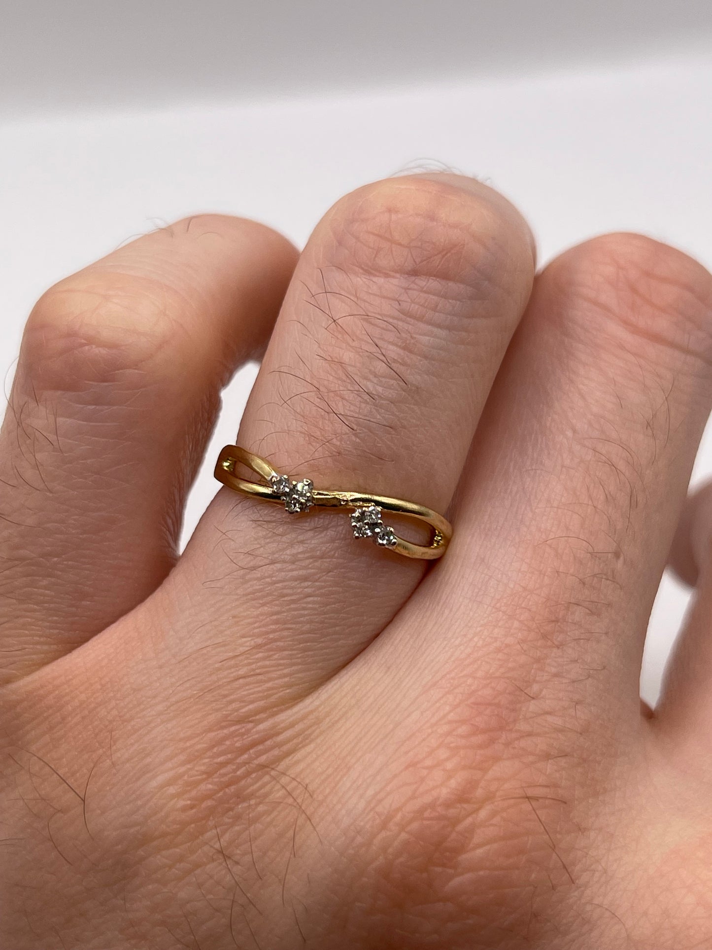 9ct gold diamond ring