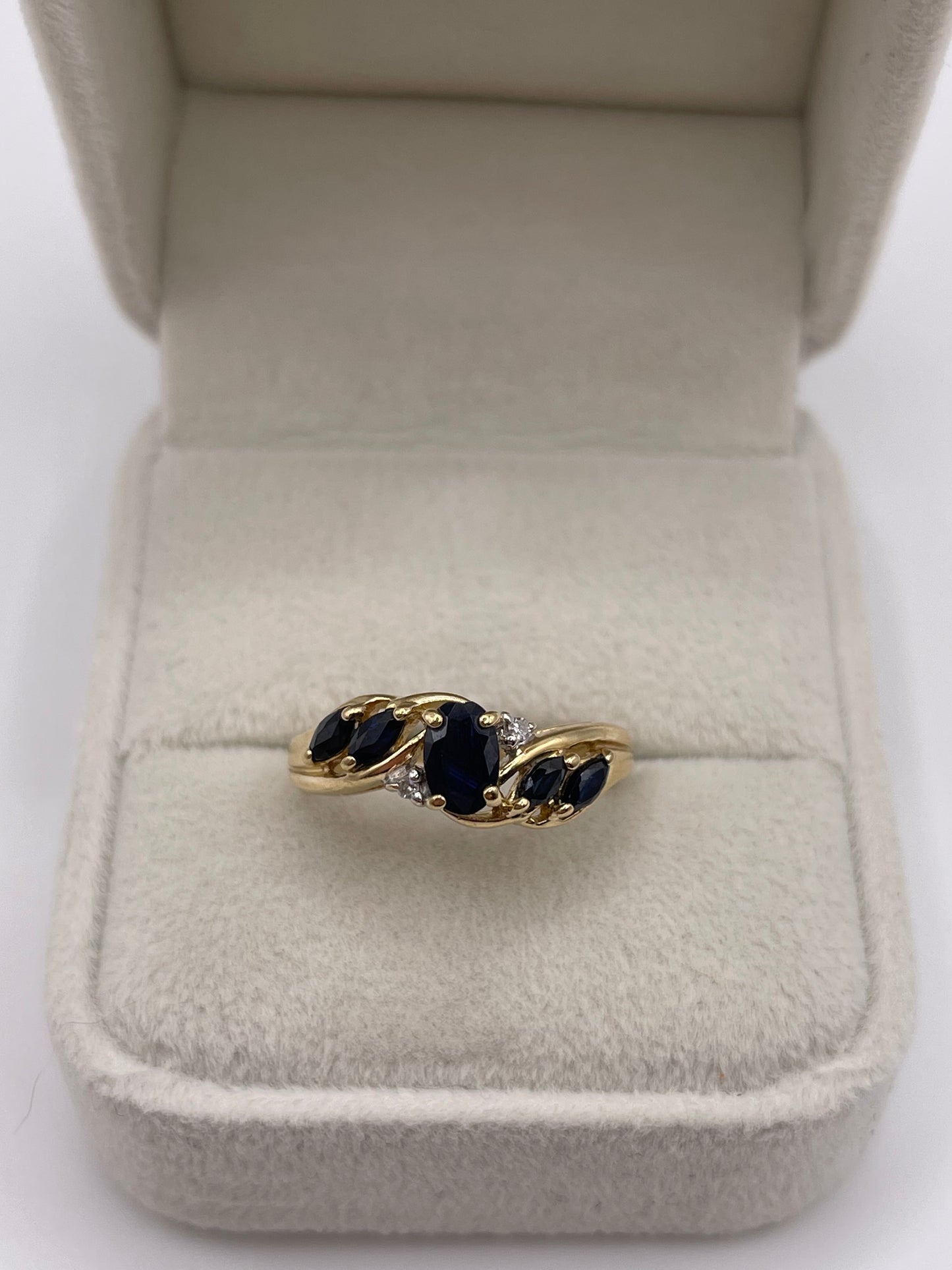 9ct gold sapphire and diamond ring