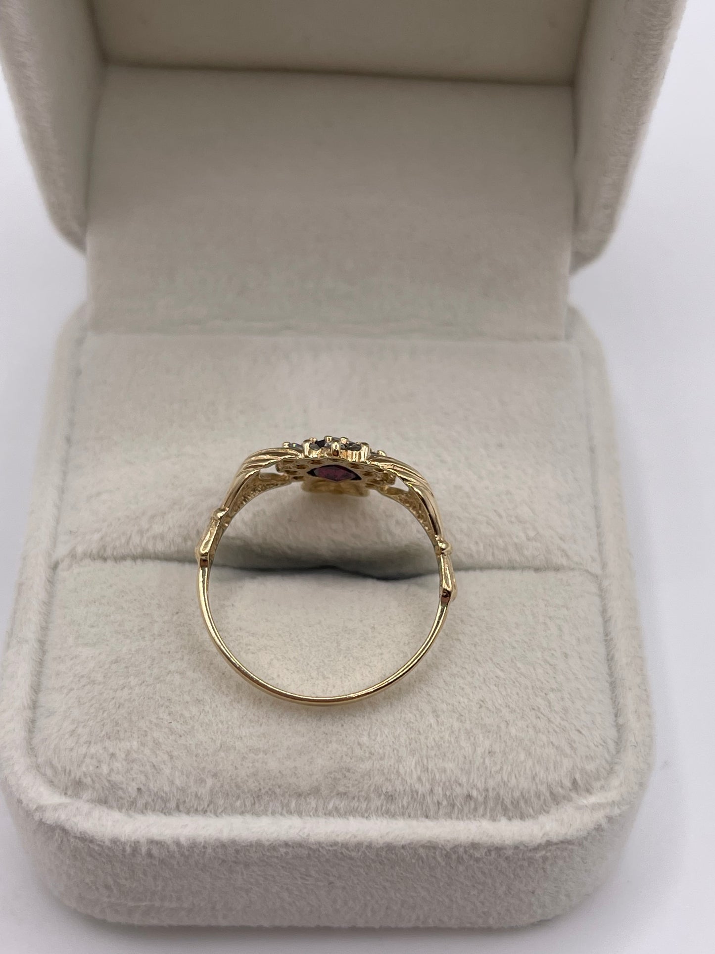 9ct gold garnet and cz claddagh ring