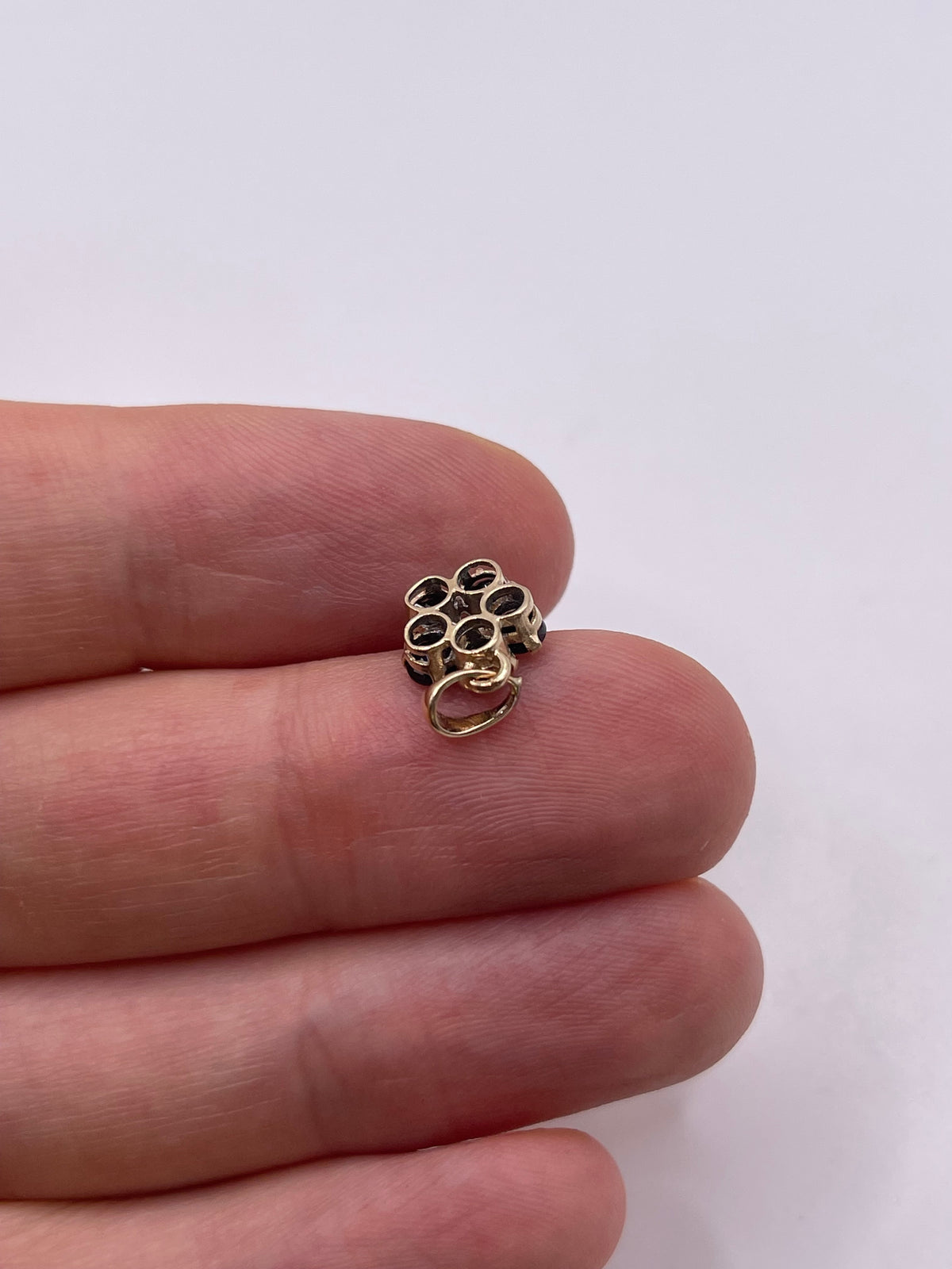 9ct gold sapphire and diamond pendant